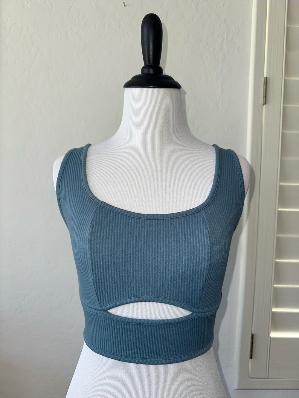 SUZETTE COLLECTION S~RIBBED SCOOP NECK CROP TANK TOP CUTOUT~SHIRT SLATE BLUE